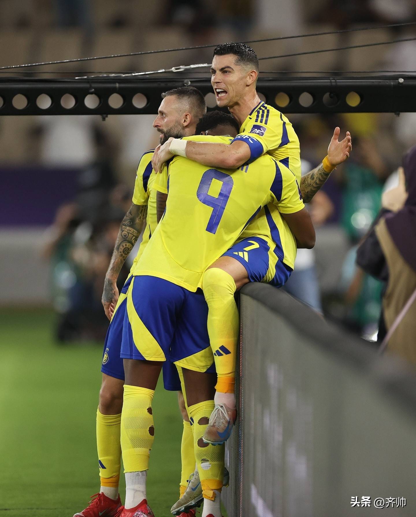 国际足球赛中东亚球队交战激烈 国际足球赛中东亚球队交战激烈