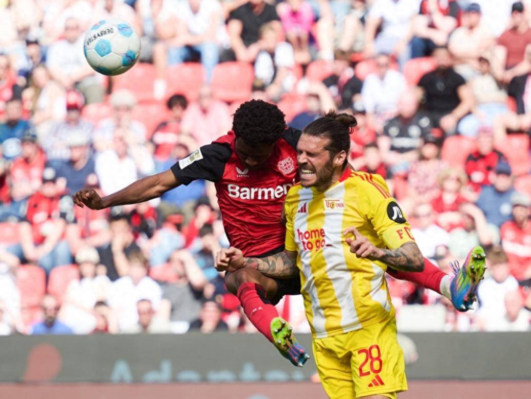 柏林赫塔继续不败,稳坐德甲积分榜前列 柏林赫塔继续不败,稳坐德甲积分榜前列