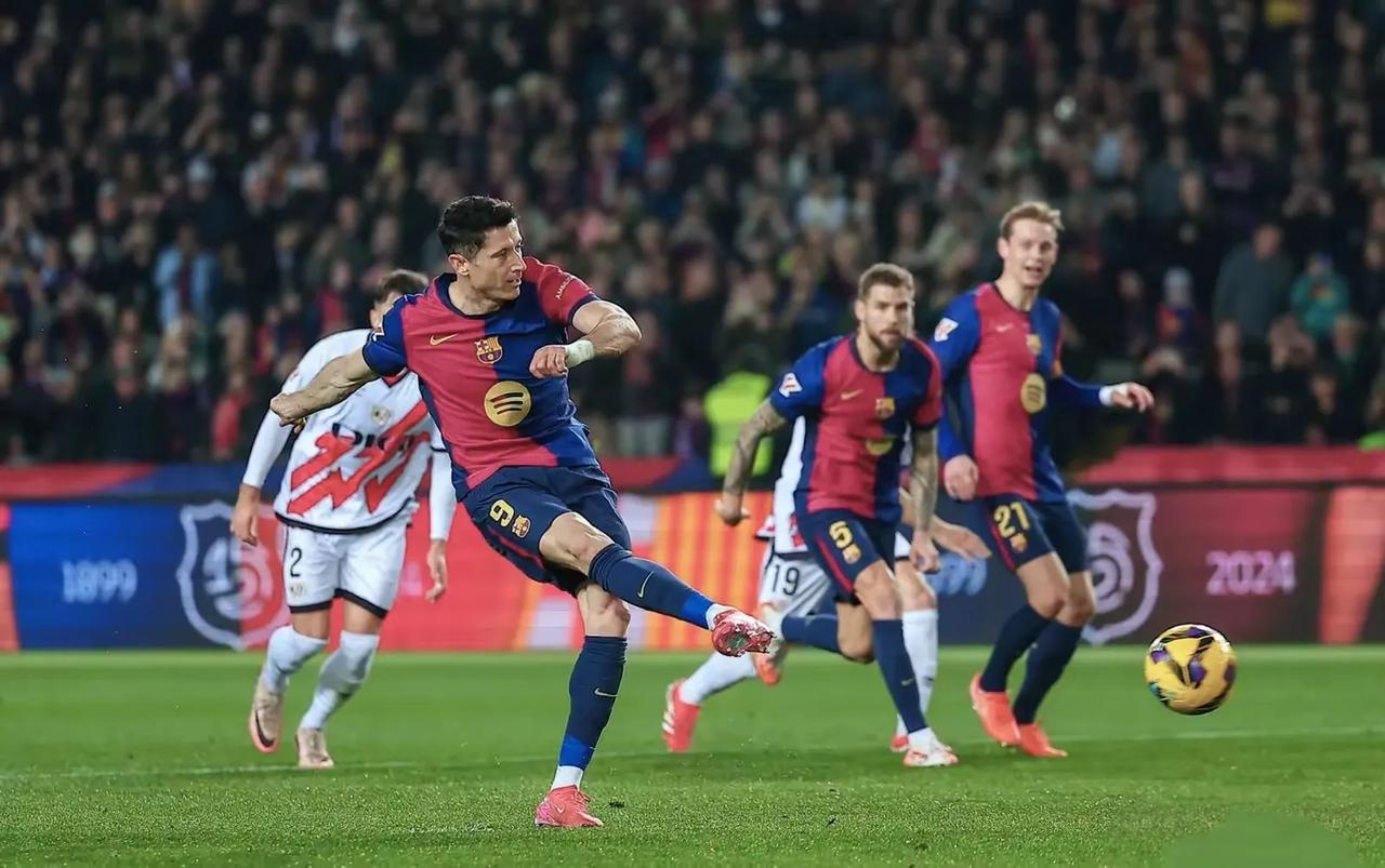 开云体育下载-巴塞罗那战胜赫塔菲，登顶榜首