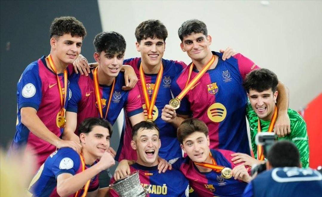 开云体育在线-包含巴萨新星亮眼，适应快速+团队默契的词条