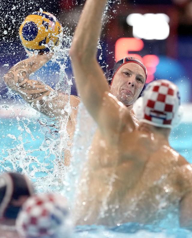 克罗地亚运动员在摔跤比赛中取胜 克罗地亚运动员在摔跤比赛中取胜