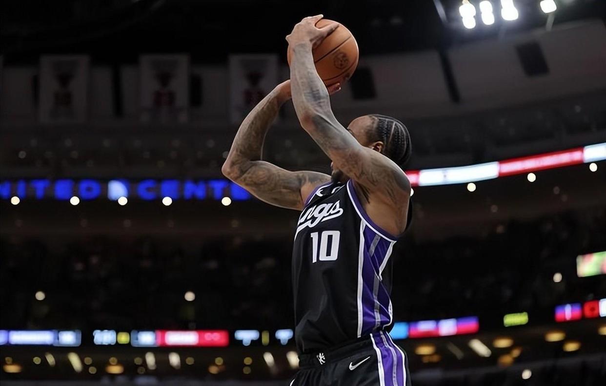 马刺客场逆转掘金，德罗赞终场前关键绝杀成功的简单介绍