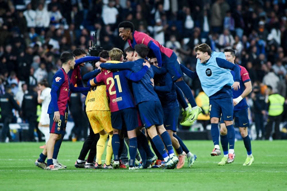 包含西甲冠军之争悬念难解竞争激烈来势汹汹的词条