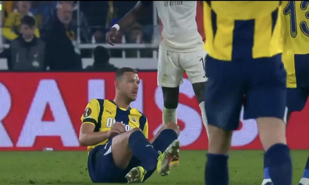 开云APP-法兰克福客场不敌对手，积分榜下滑的简单介绍