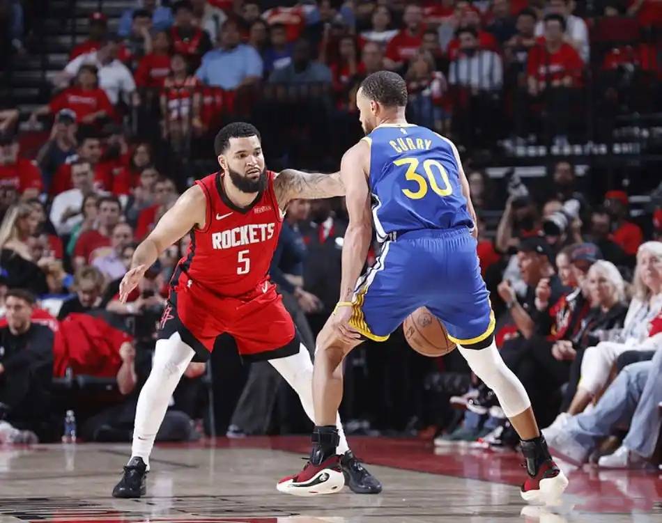 火箭队大获胜利,打破对手防线 火箭队大获胜利,打破对手防线