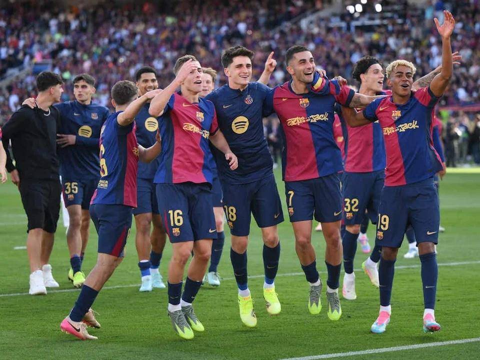 关于巴塞罗那遭逢失利，小组赛险境的信息