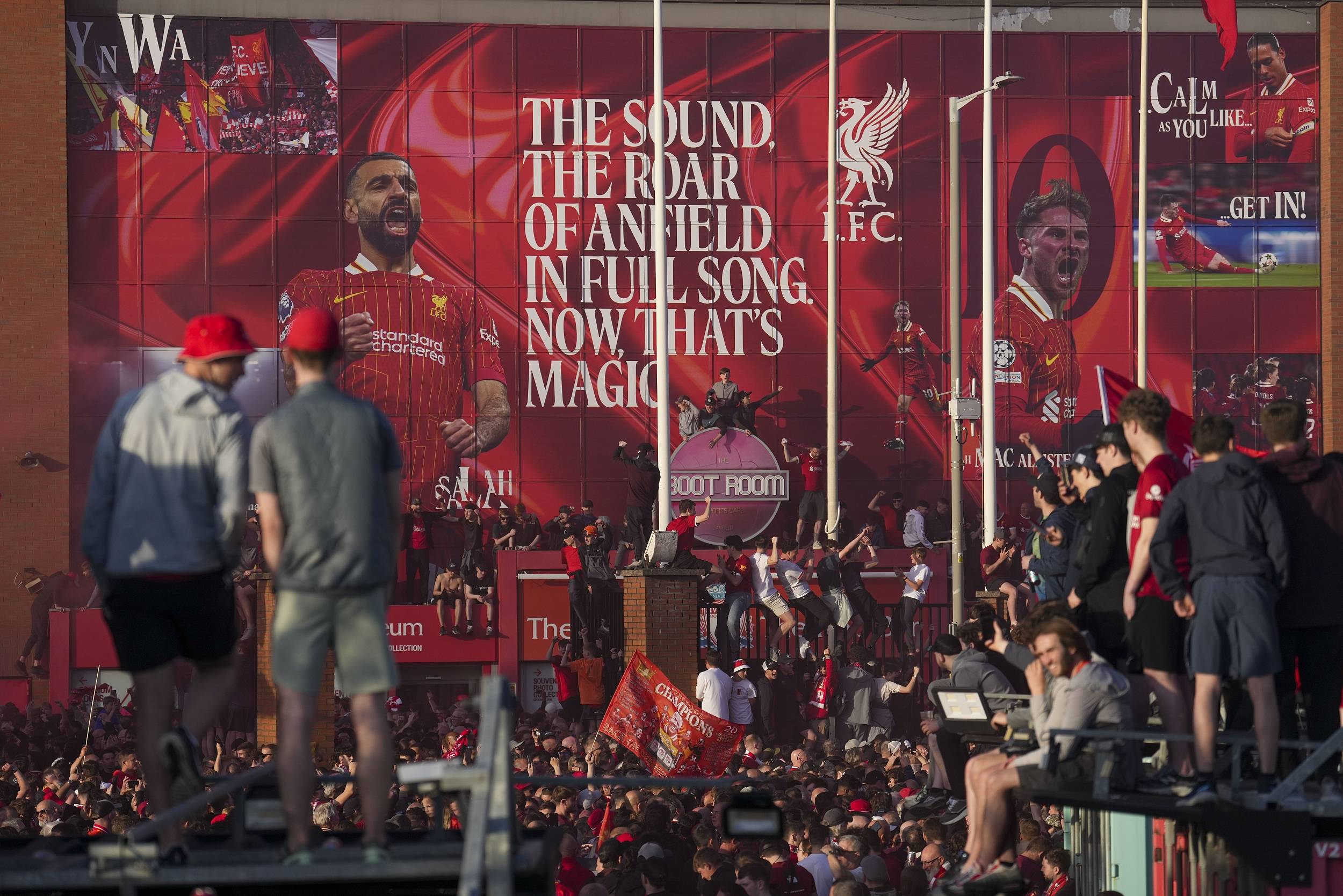 曼联在联赛中大胜引发球迷热议 曼联在联赛中大胜引发球迷热议