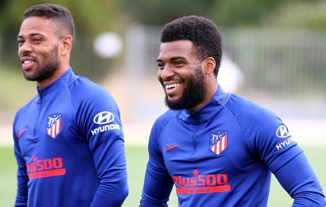 开云体育-阿贾克斯球员传中造点球，率队晋级