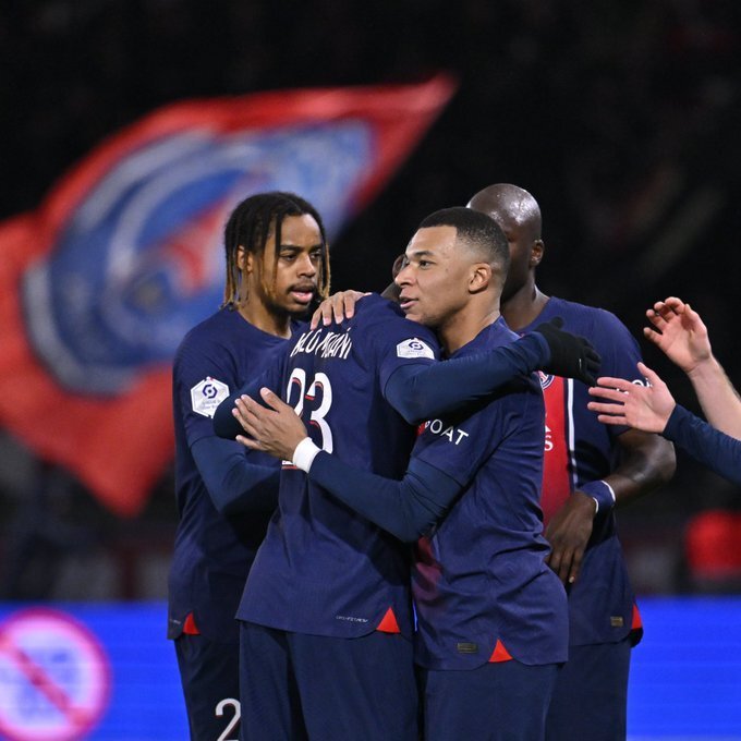 包含巴黎聖日耳曼再次奏凱,穩坐勝利寶座的词条 包含巴黎聖日耳曼再次奏凱,穩坐勝利寶座的词条