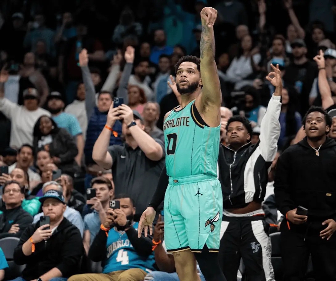 关于人惊险胜黄蜂,西蒙斯终场前绝杀的信息 关于人惊险胜黄蜂,西蒙斯终场前绝杀的信息