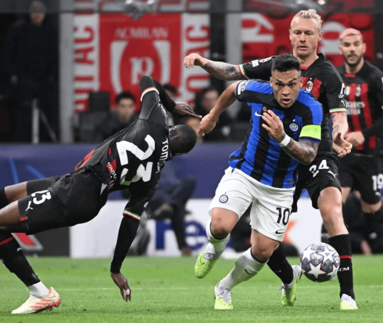 关于AC米兰全队表现强劲,连胜五场比赛暂居榜首的信息 关于AC米兰全队表现强劲,连胜五场比赛暂居榜首的信息