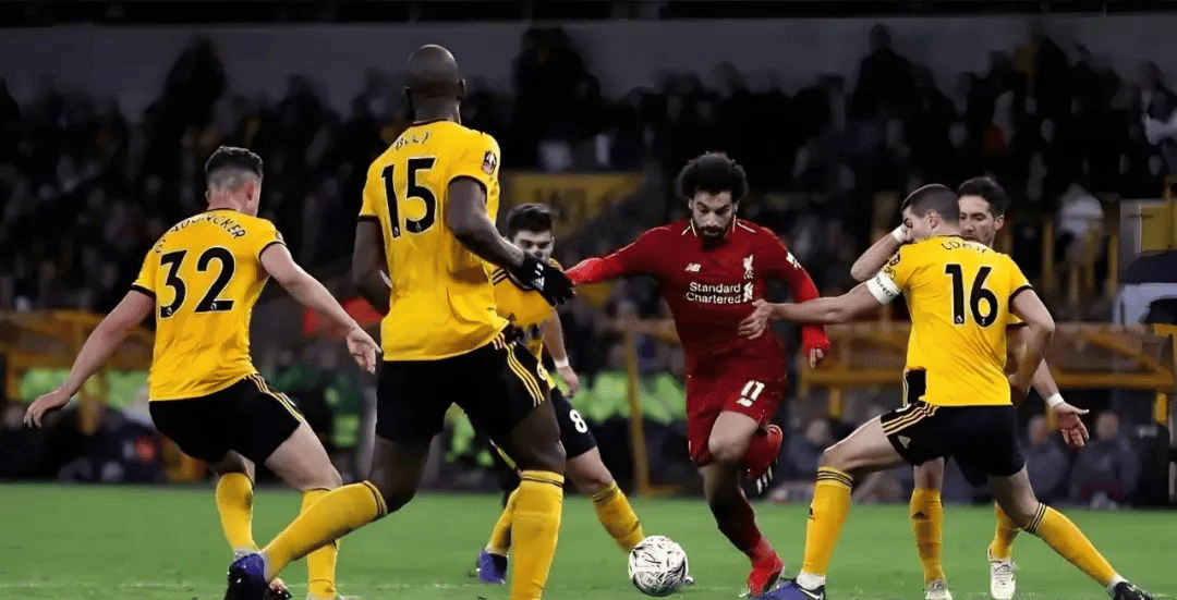 包含阿森纳客场憾负哈德斯菲尔德，保级前景黯淡的词条