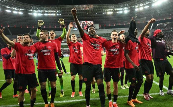 开云平台-勒沃库森球队逆袭成功，豪取胜利