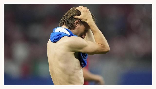 意大利足球赛场上的惊心动魄一幕