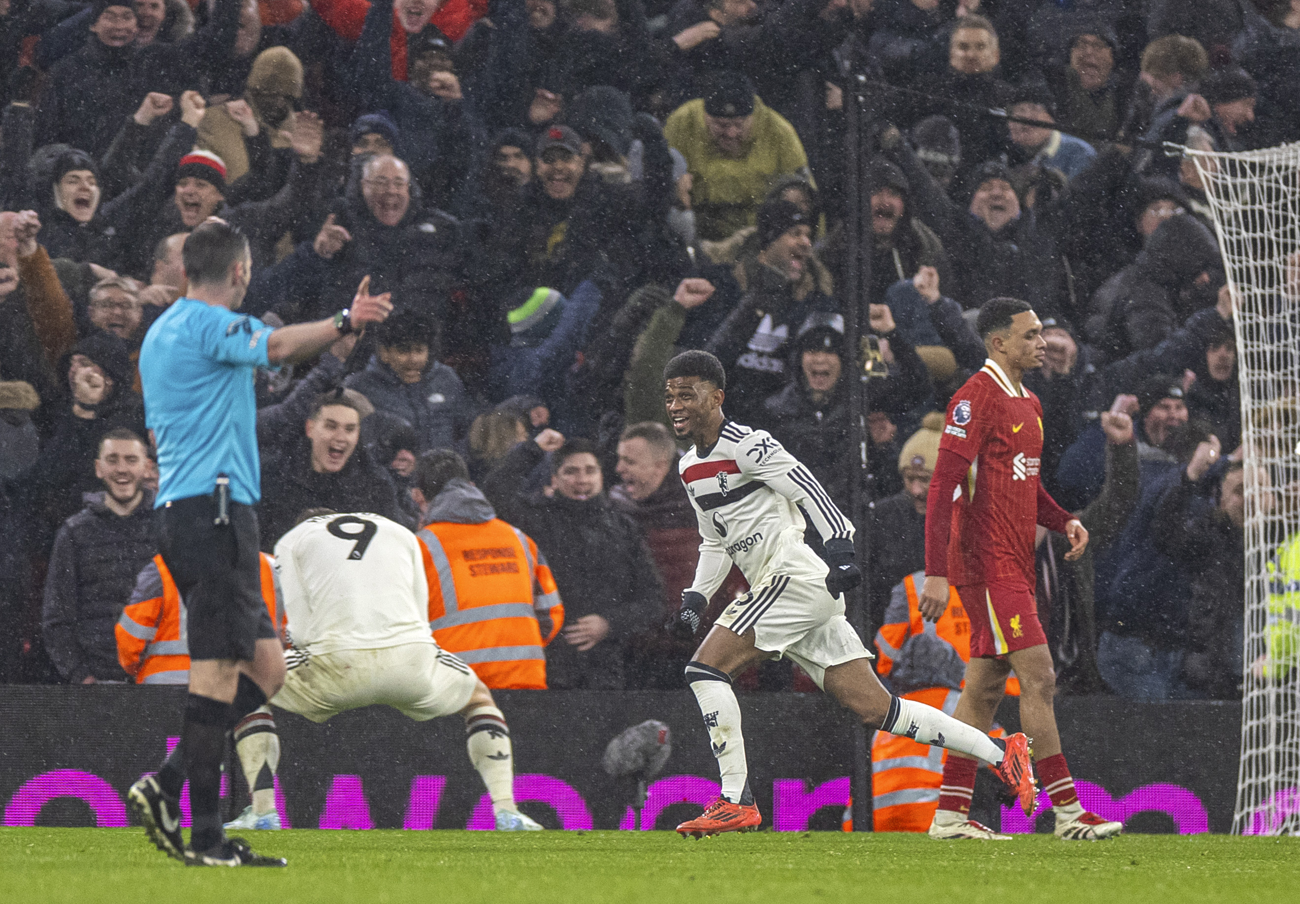 曼联获得全胜,英超比赛岌岌可危 曼联获得全胜,英超比赛岌岌可危