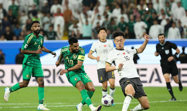 球员状态稳定,球队备战关键比赛 球员状态稳定,球队备战关键比赛