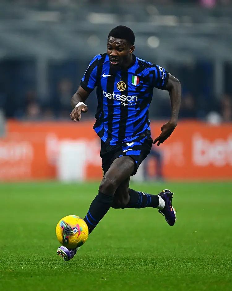 开云平台-博洛尼亚客场惊险平克罗托内，保级压力减轻的简单介绍