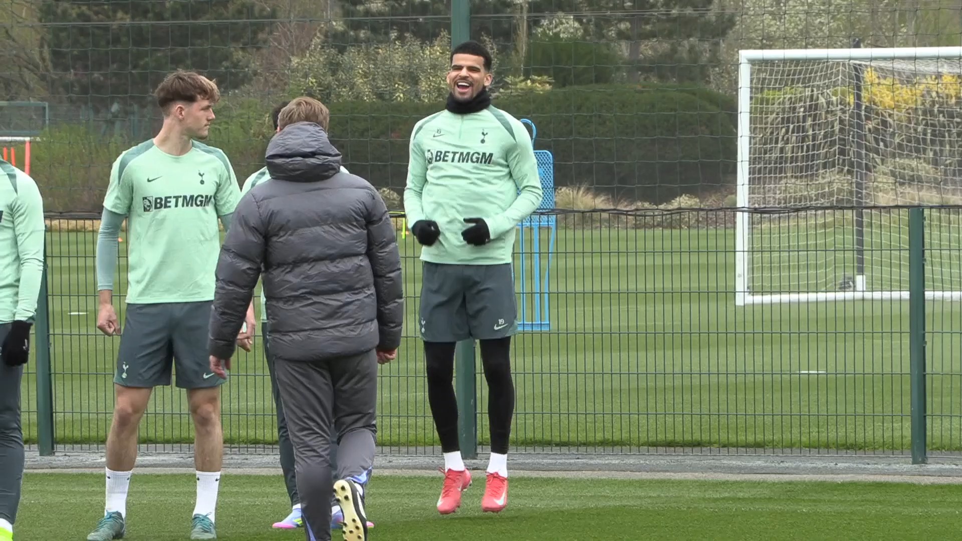 热刺备战斯旺西,全队情绪高涨 热刺备战斯旺西,全队情绪高涨