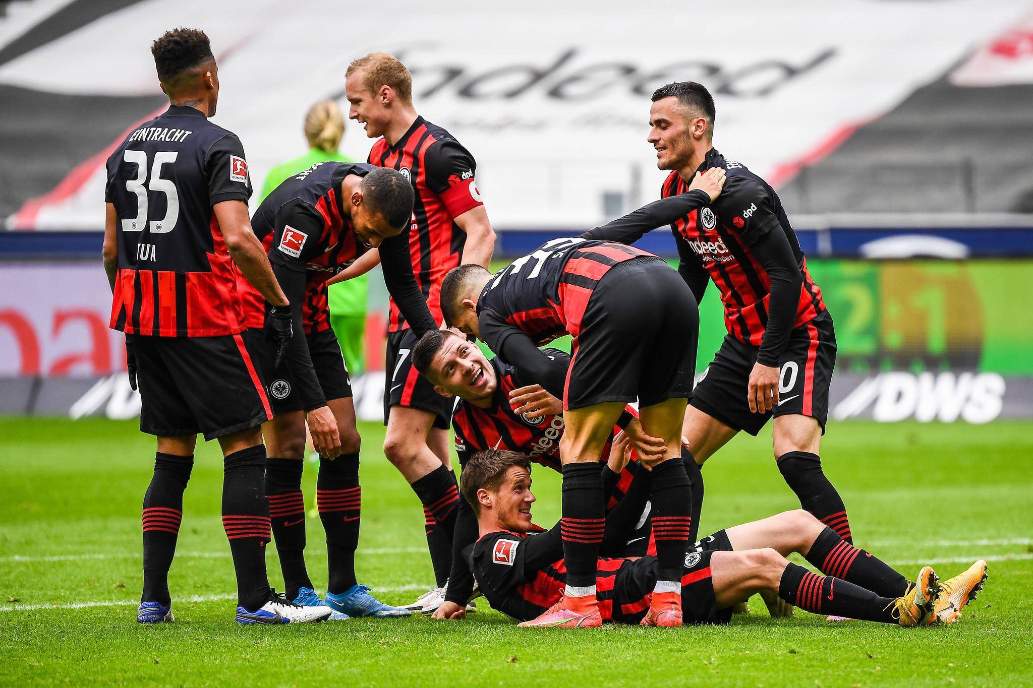 里尔主场大胜尼斯,榜首位置稳固的简单介绍 里尔主场大胜尼斯,榜首位置稳固的简单介绍