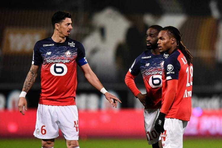 里尔主场大胜尼斯,榜首位置稳固的简单介绍 里尔主场大胜尼斯,榜首位置稳固的简单介绍