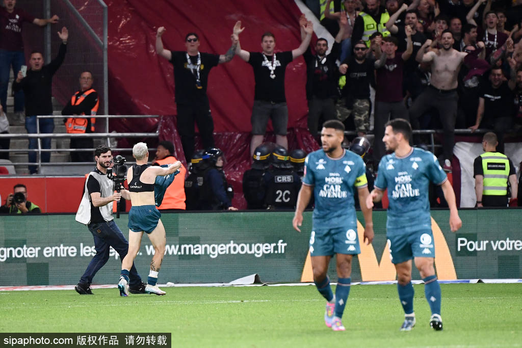 关于阿尔维斯破门助里昂逼平南特,法甲保级之路仍坎坷的信息 关于阿尔维斯破门助里昂逼平南特,法甲保级之路仍坎坷的信息