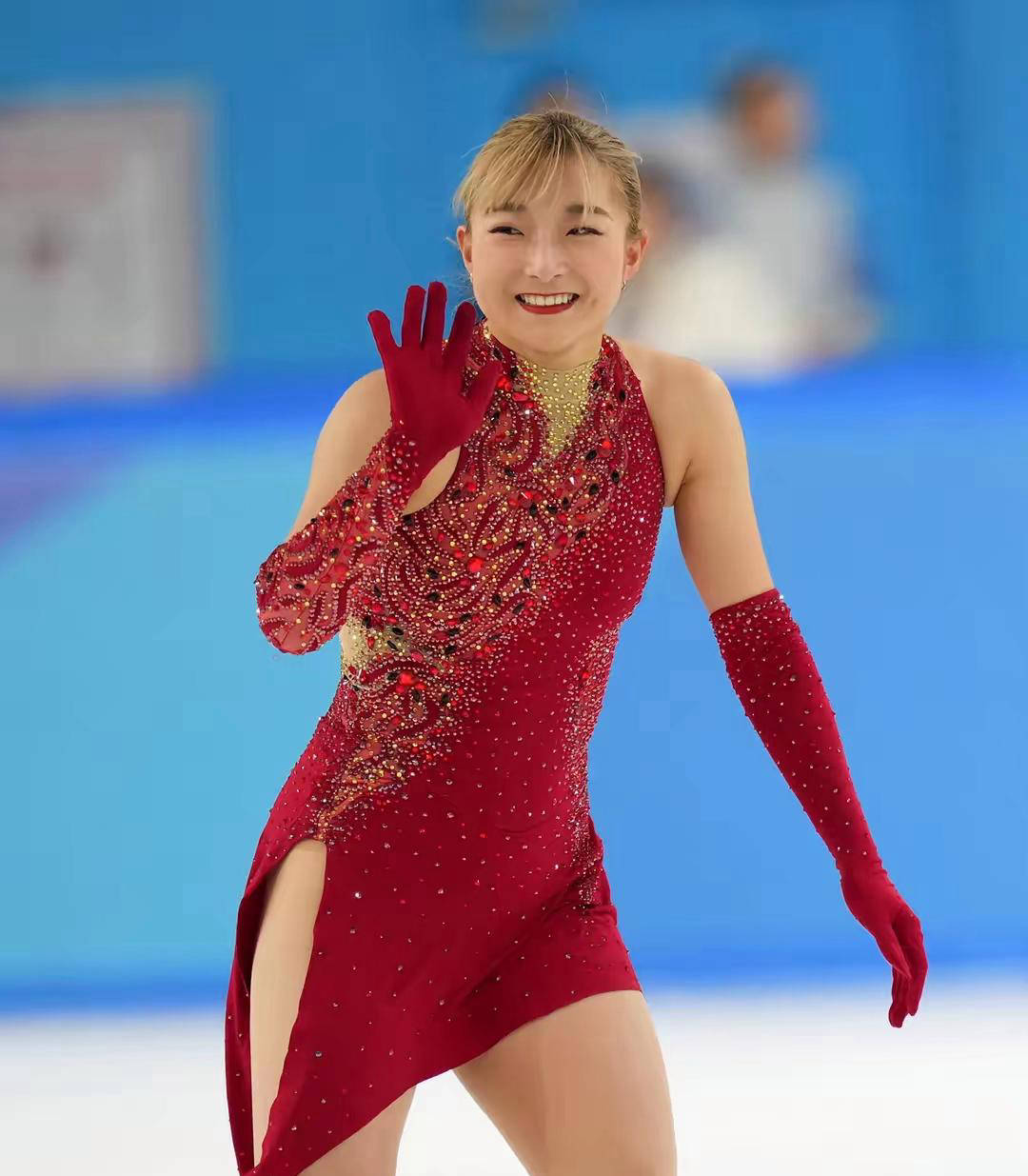 奥运赛场再现惊艳花样滑冰，美女选手夺冠！