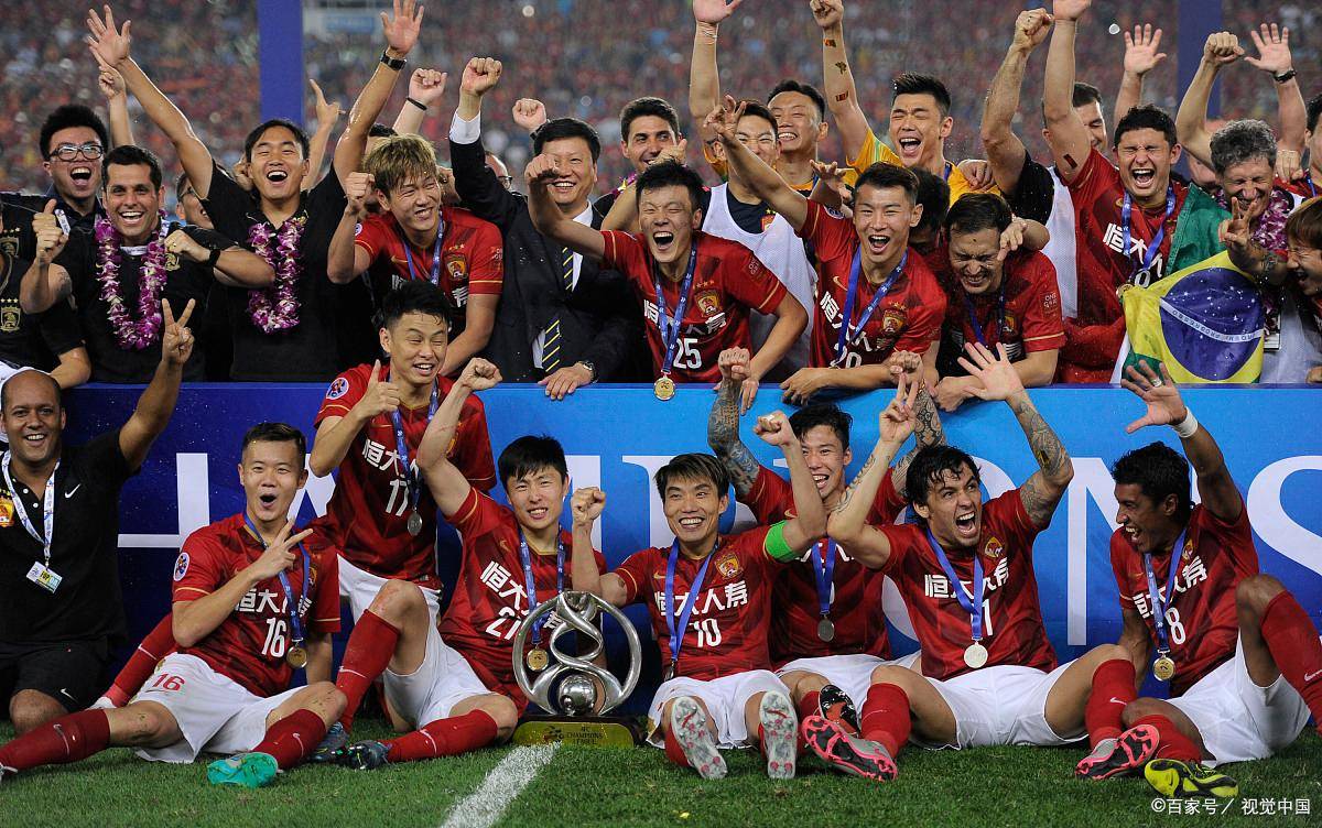 包含亚洲足球赛事紧张备战中，球队全力以赴备战的词条