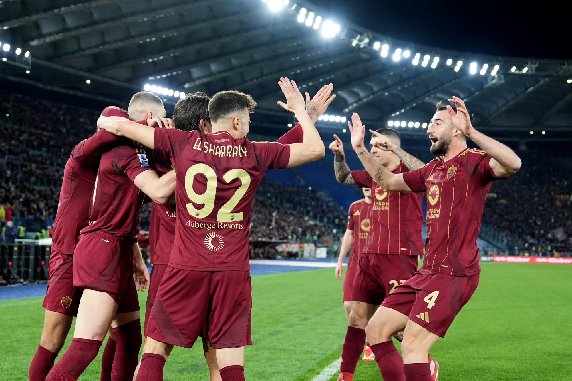 罗马主场击败那不勒斯,喜获大胜 罗马主场击败那不勒斯,喜获大胜