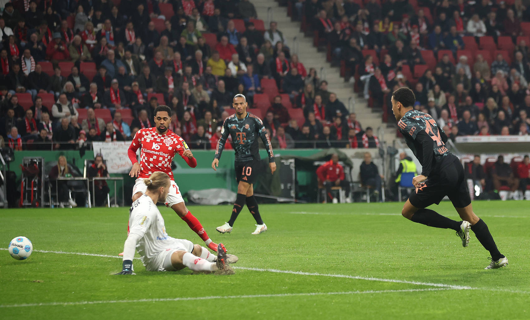 球员状态逐渐回暖,球队整体表现逐渐向好 球员状态逐渐回暖,球队整体表现逐渐向好