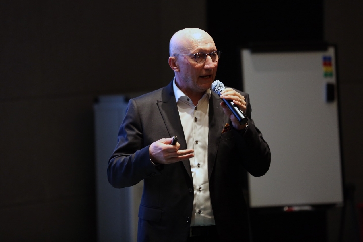 无解战术出炉专家团队再度掌控节奏的简单介绍 无解战术出炉专家团队再度掌控节奏的简单介绍