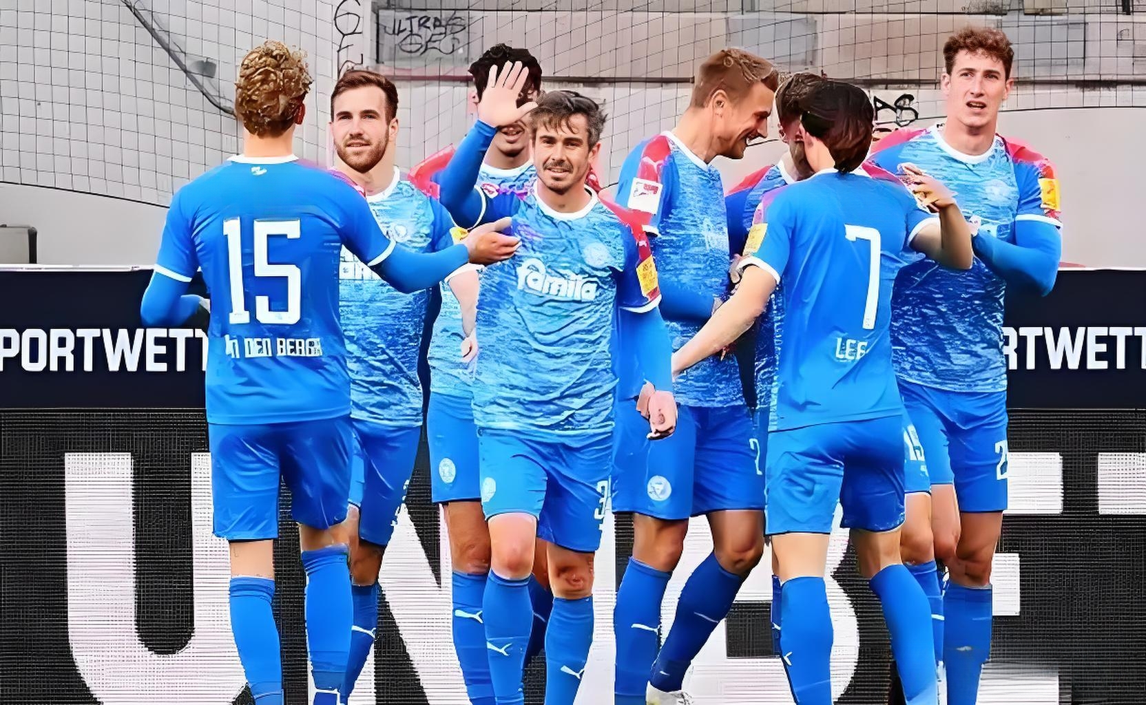 开云体育下载-外籍球员在比赛中大放异彩，赢得球迷喝彩