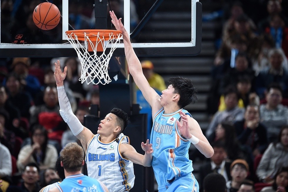 波兰豪胜法国，引发球迷激烈讨论