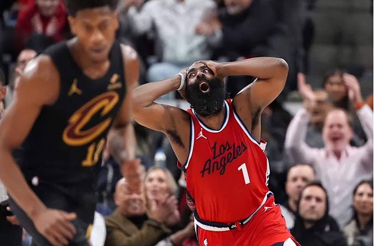 关于NBA季后赛比赛策略变化频繁,球队争分夺秒的信息 关于NBA季后赛比赛策略变化频繁,球队争分夺秒的信息