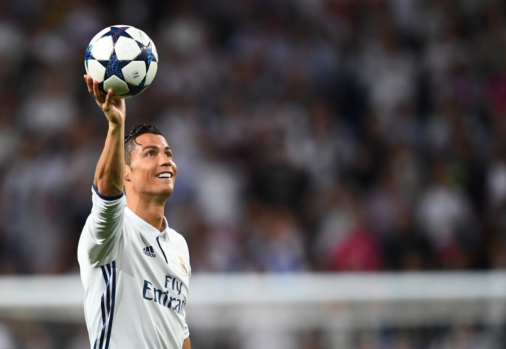 葡萄牙迎战爱沙尼亚,卡瓦哈尔突破传中助攻攻破球门! 葡萄牙迎战爱沙尼亚,卡瓦哈尔突破传中助攻攻破球门!