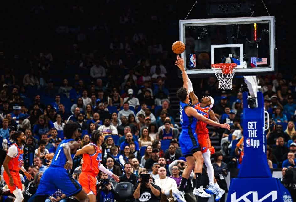 关于俄克拉荷马雷霆勇夺胜利，实力压倒对手的信息