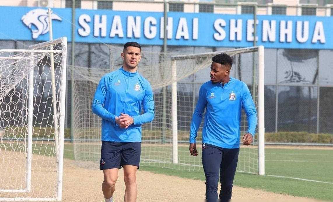 开云下载-关于突然受伤，球队核心球员缺席重要比赛的信息