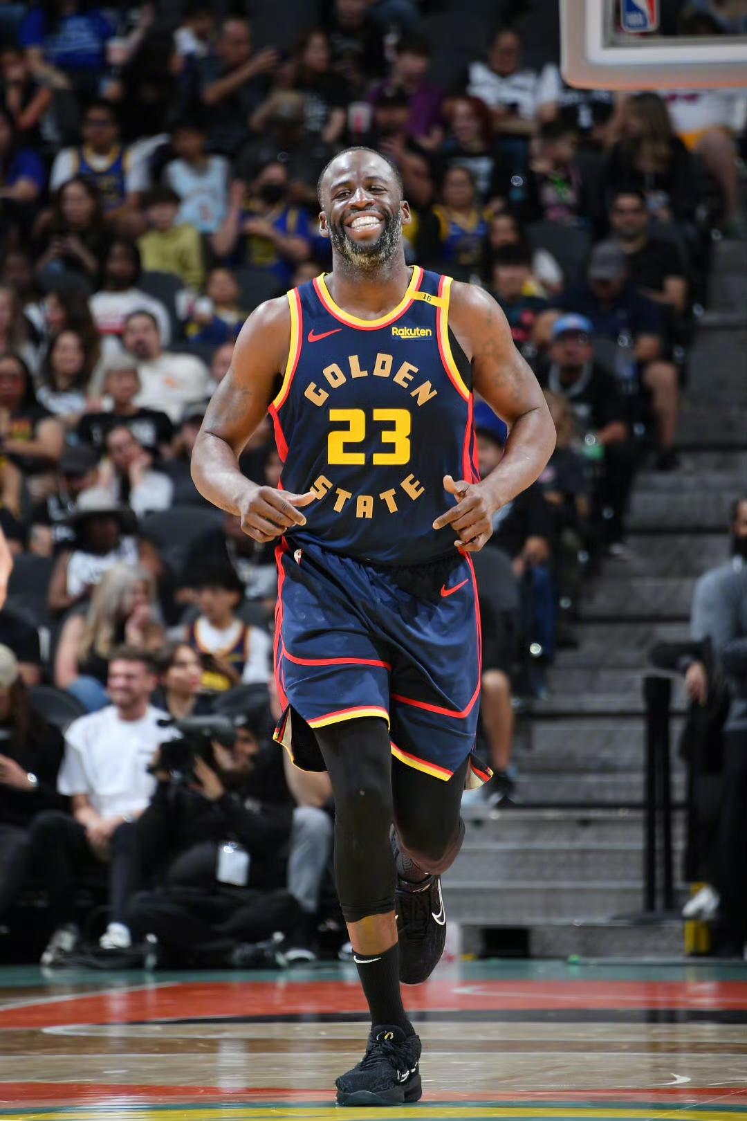 开拓者狂胜马刺，西部升至第四的简单介绍