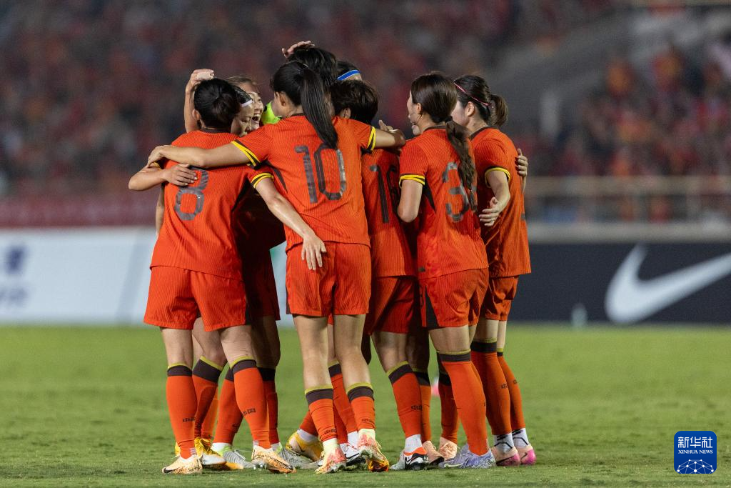 包含国际女足锦标赛事女将创造辉煌战绩的词条