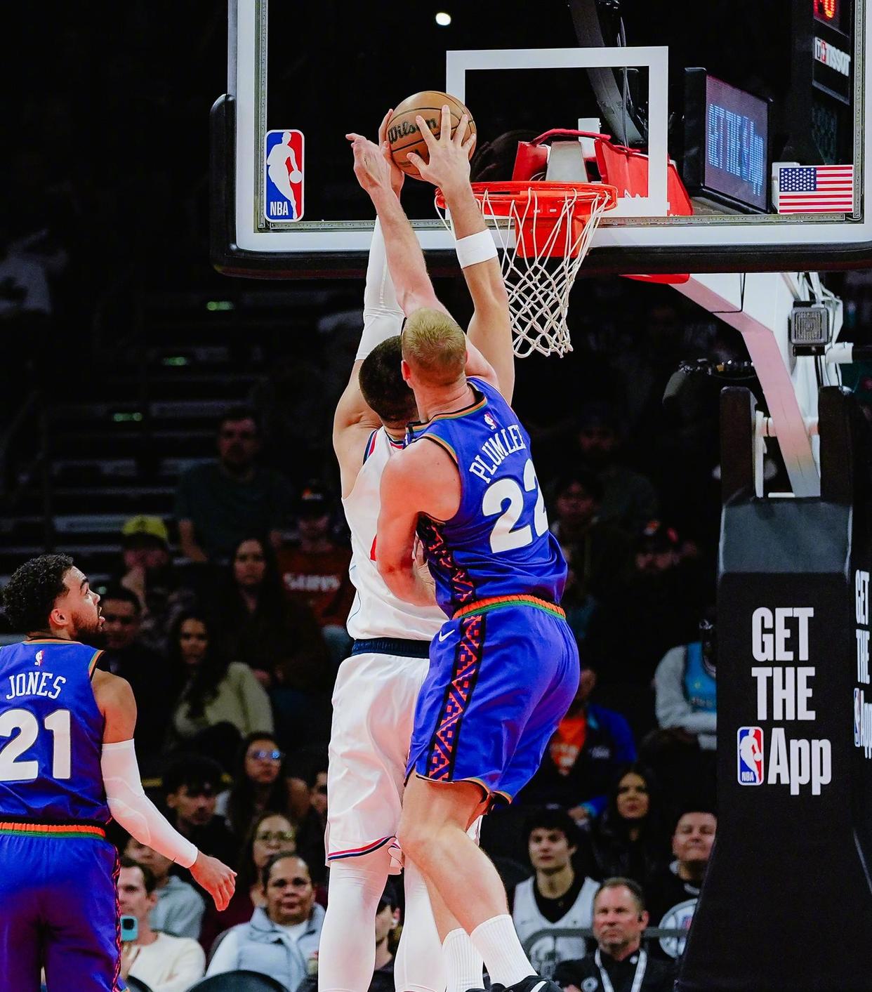 快船擒灭森林狼，莱昂纳德砍下36分