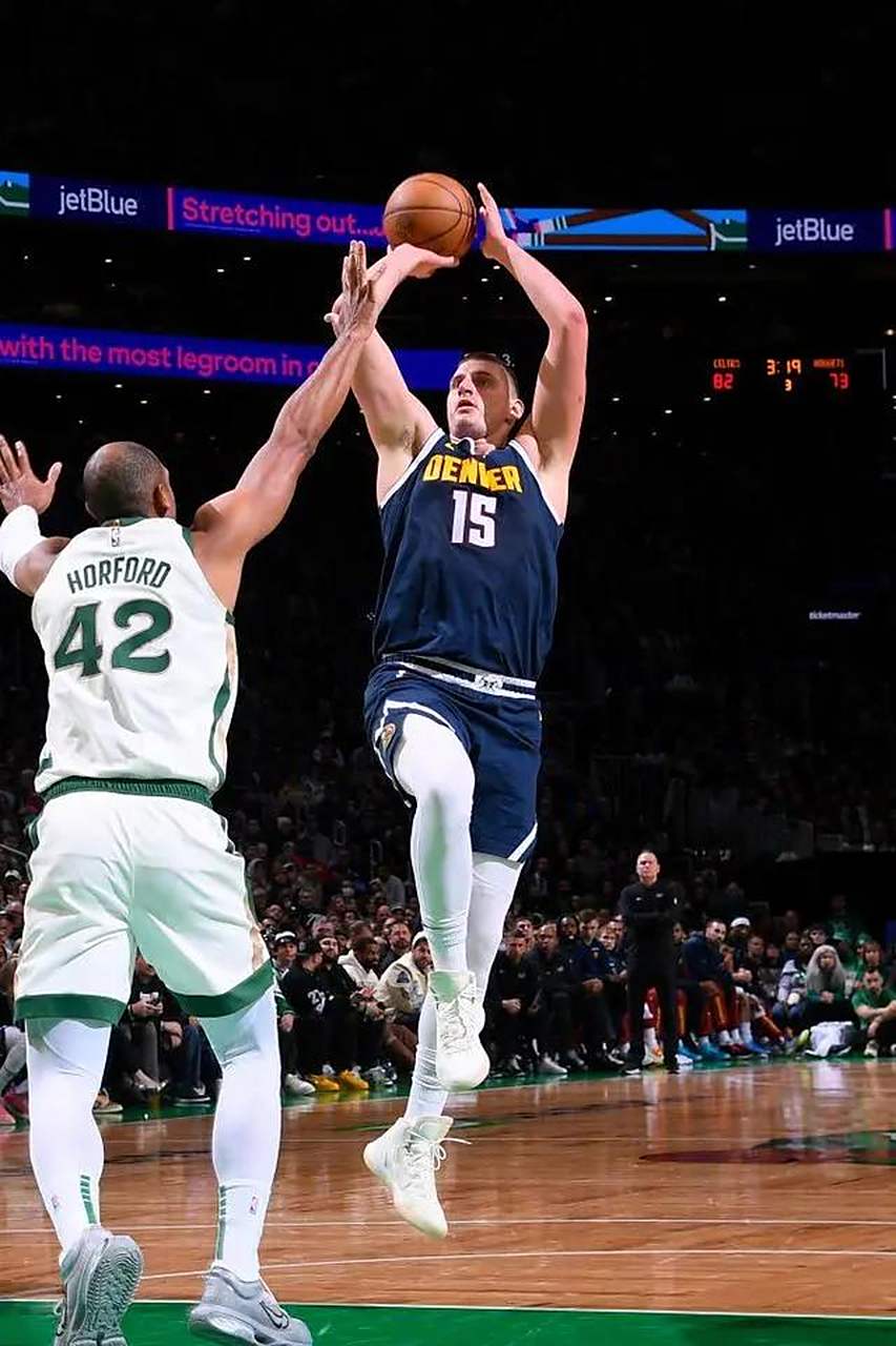 凯尔特人逆转掘金，约基奇表现抢眼