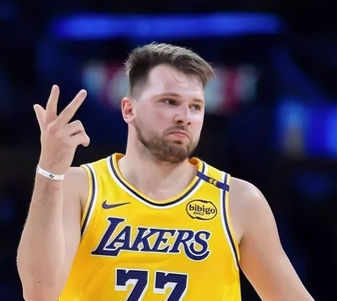 开云体育中国-凯尔特人逆转猛龙，东契奇高光表现的简单介绍