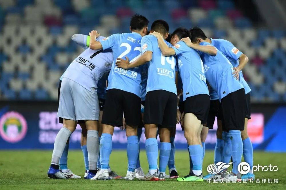 日本球队登顶小组榜首，引领晋级潮流的简单介绍